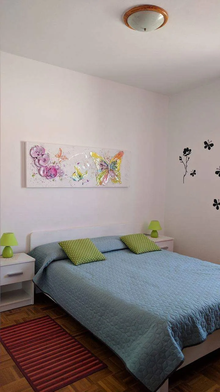 Druga spalnica z zakonsko posteljo